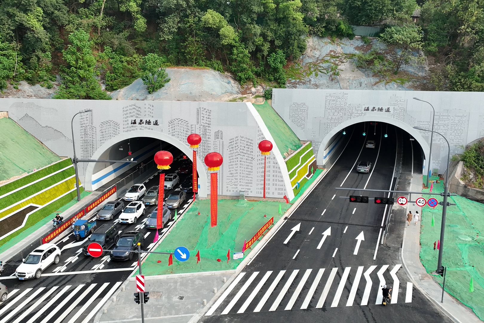 隧道南口_副本.jpg