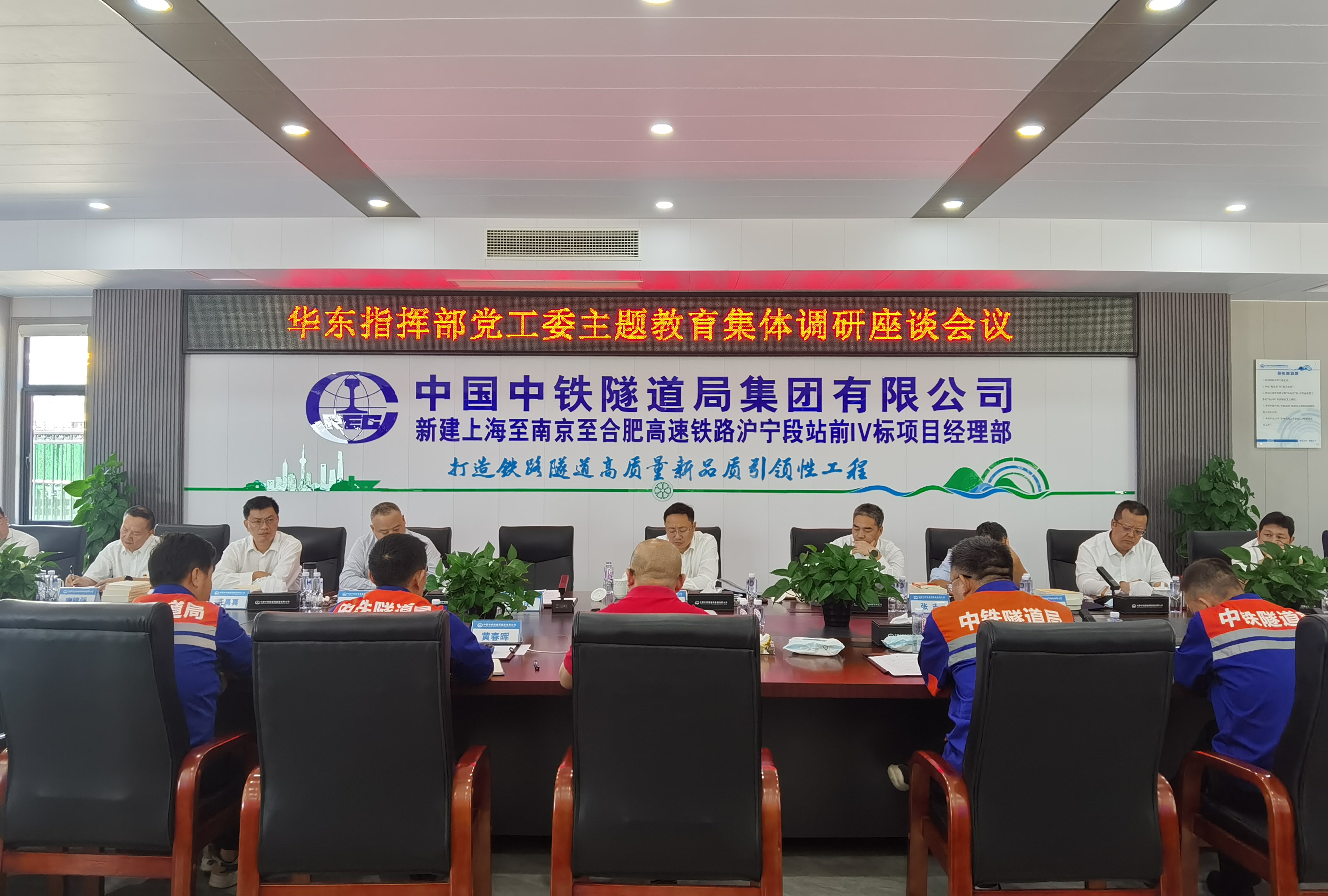 ecf9b459ff39338436bf39afce3dc98.jpg