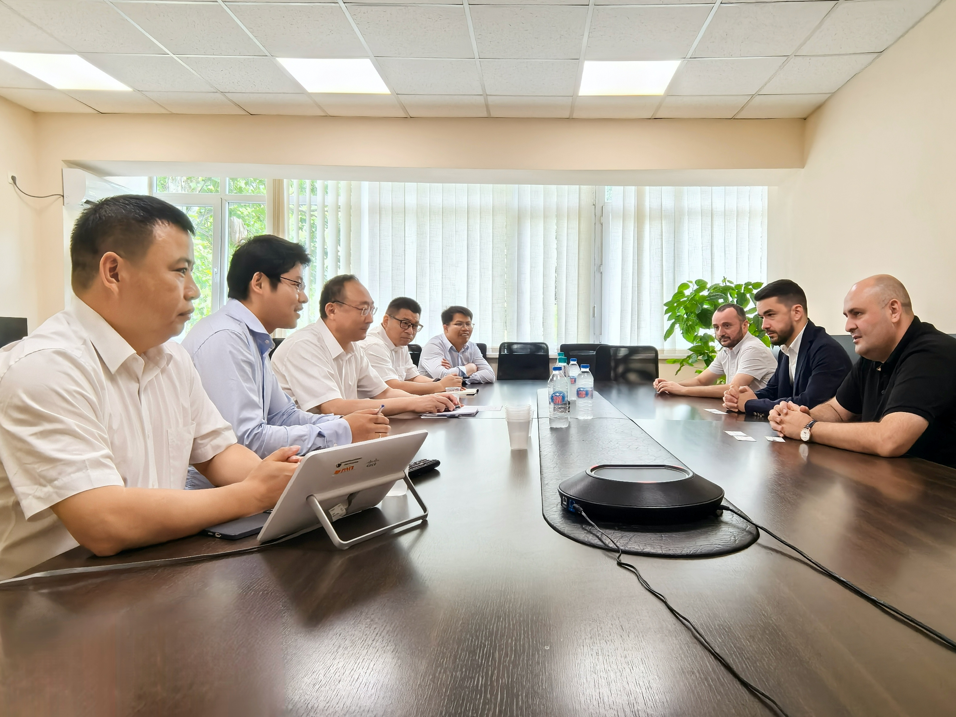 高伟书记拜访格鲁吉亚公路局-1_副本.jpg